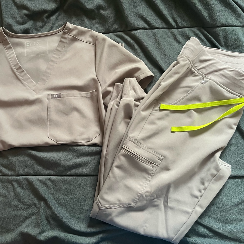 Size Small Womens FIGS scrub set